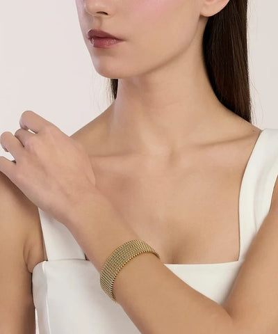 Pulseira cuff dourada com malha mesh Kidult