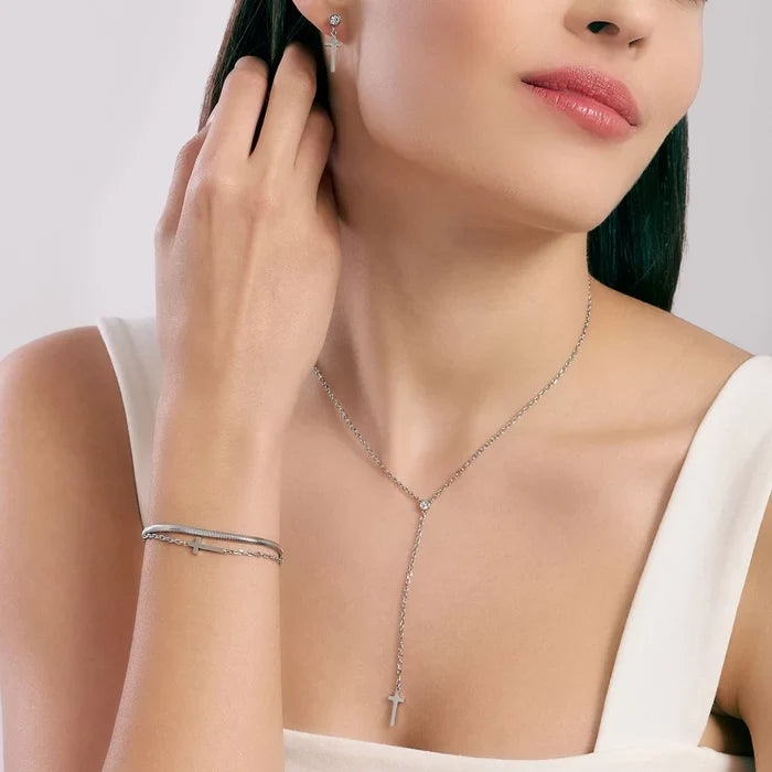 Choker com pingente de cruz