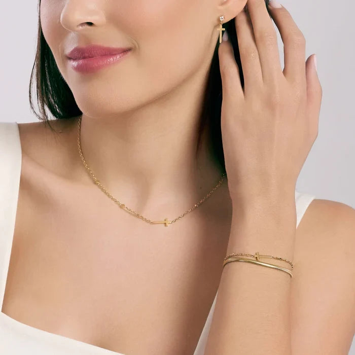 Choker dourado com cruz