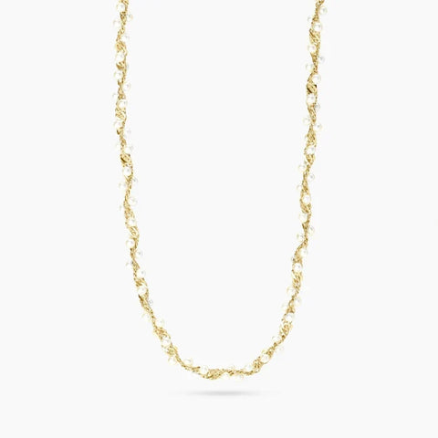 Colar choker dourado com pérolas de concha