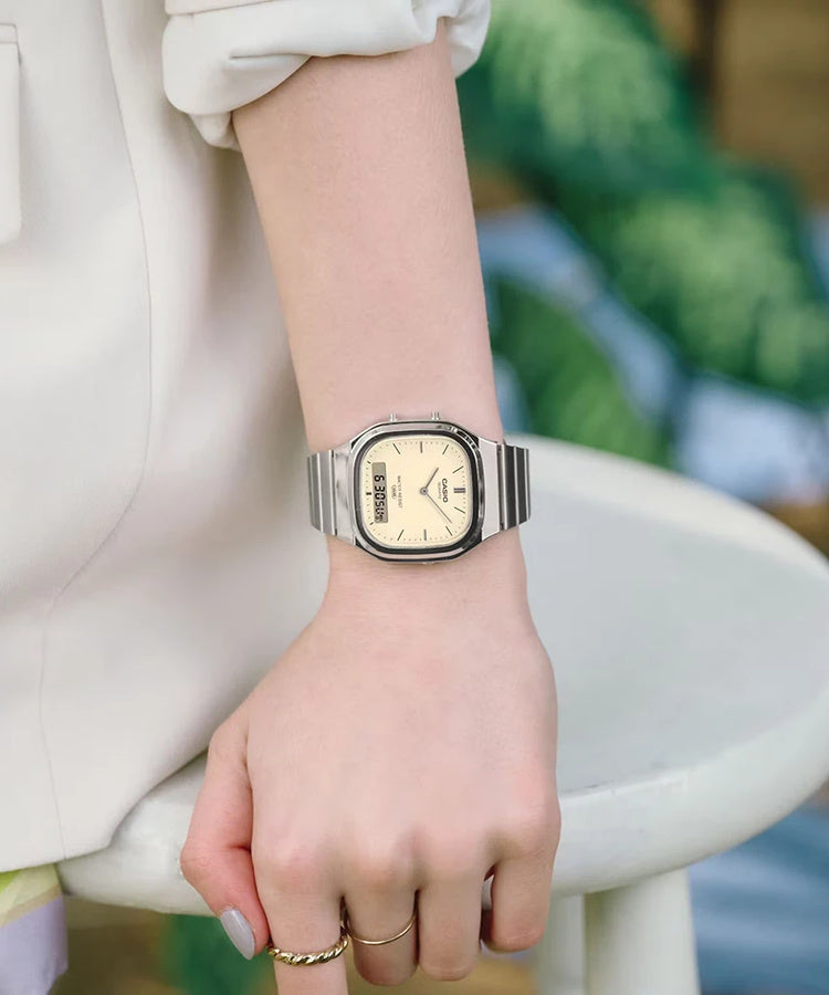 Relógio Casio Vintage Branco Retro-Moderno