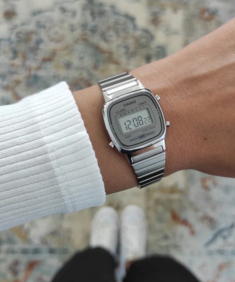 Relógio Casio Vintage Mini LA670 Prateado