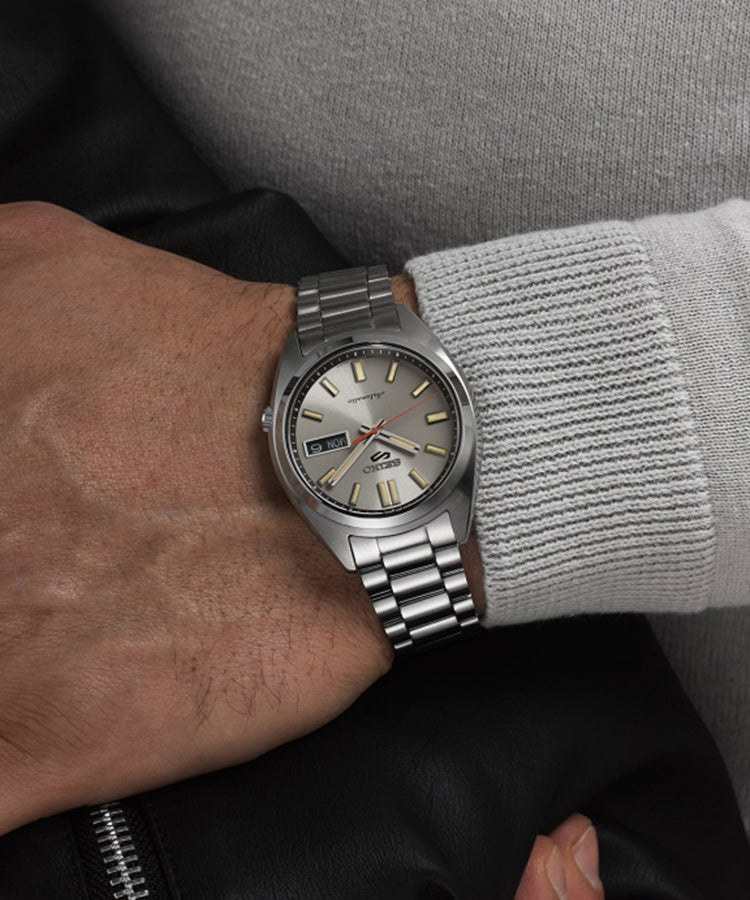 Relógio Seiko 5 Sports SNXS Style Mostrador Marfim
