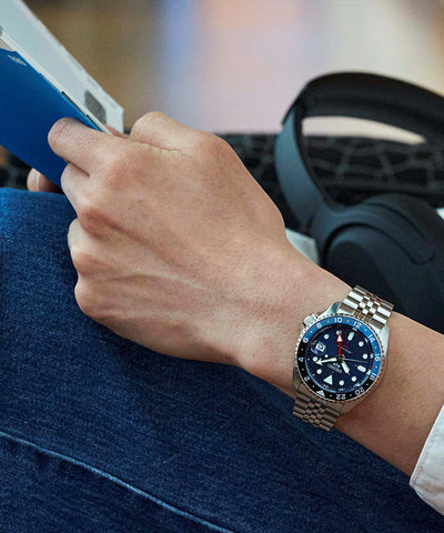 Relógio Seiko 5 Sports Style SKX Design GMT Azul